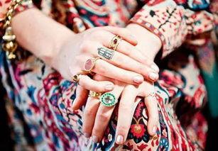 成人礼戴着戒指视频,见证成长的璀璨瞬间