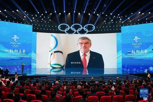 成人节发言视频,迈向成熟，共筑未来