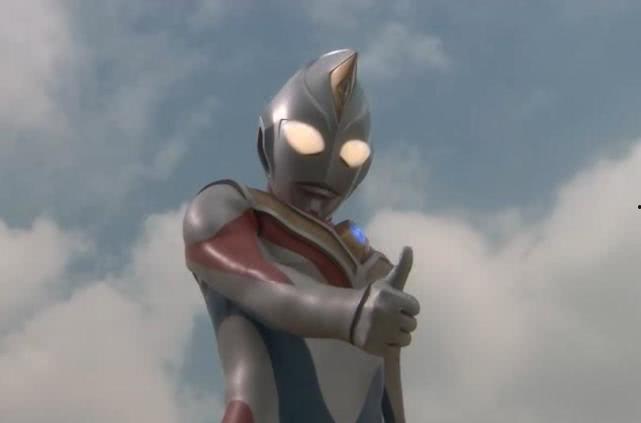 奥特曼扮成人样子视频,揭秘神秘变身背后的故事