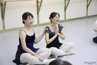 芭蕾裙成人演出图片视频,成人芭蕾裙演出风采瞬间